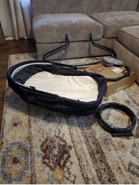 Orbit G5 Bassinet & Accessories